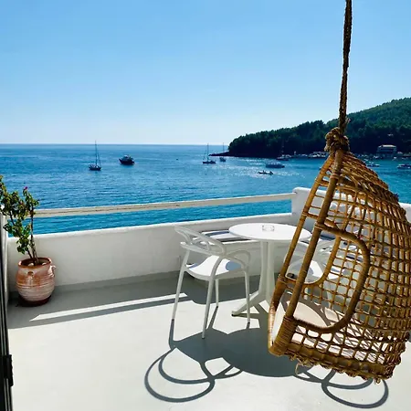 Geo & Art Boutique Himare