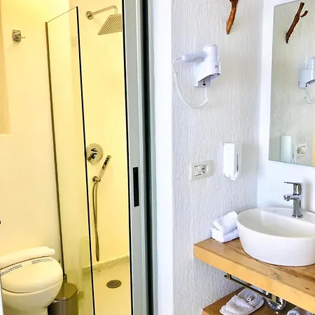 Geo & Art Boutique Hotel Himare