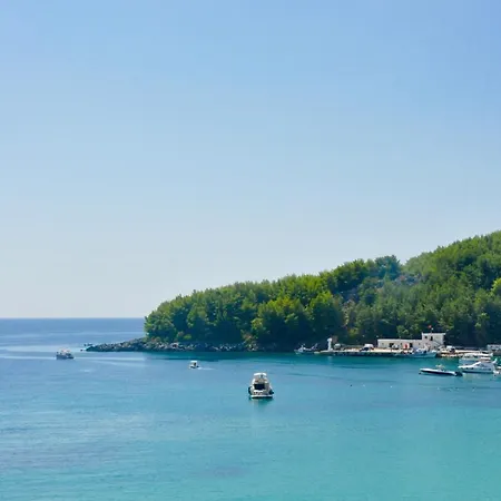 Geo & Art Boutique Himare