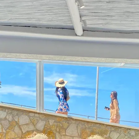 Geo & Art Boutique Hotel Himare