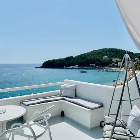 Geo & Art Boutique Hotel 4*