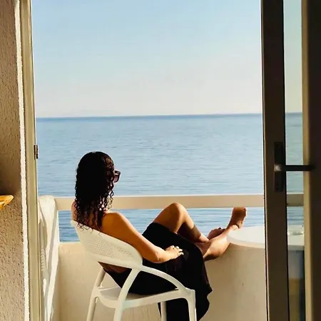 Geo & Art Boutique Hotel 4*