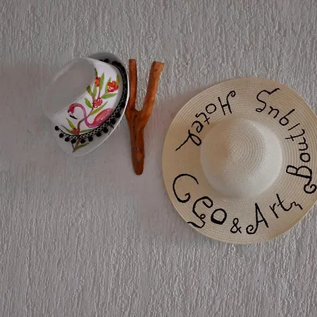 Geo & Art Boutique Himare